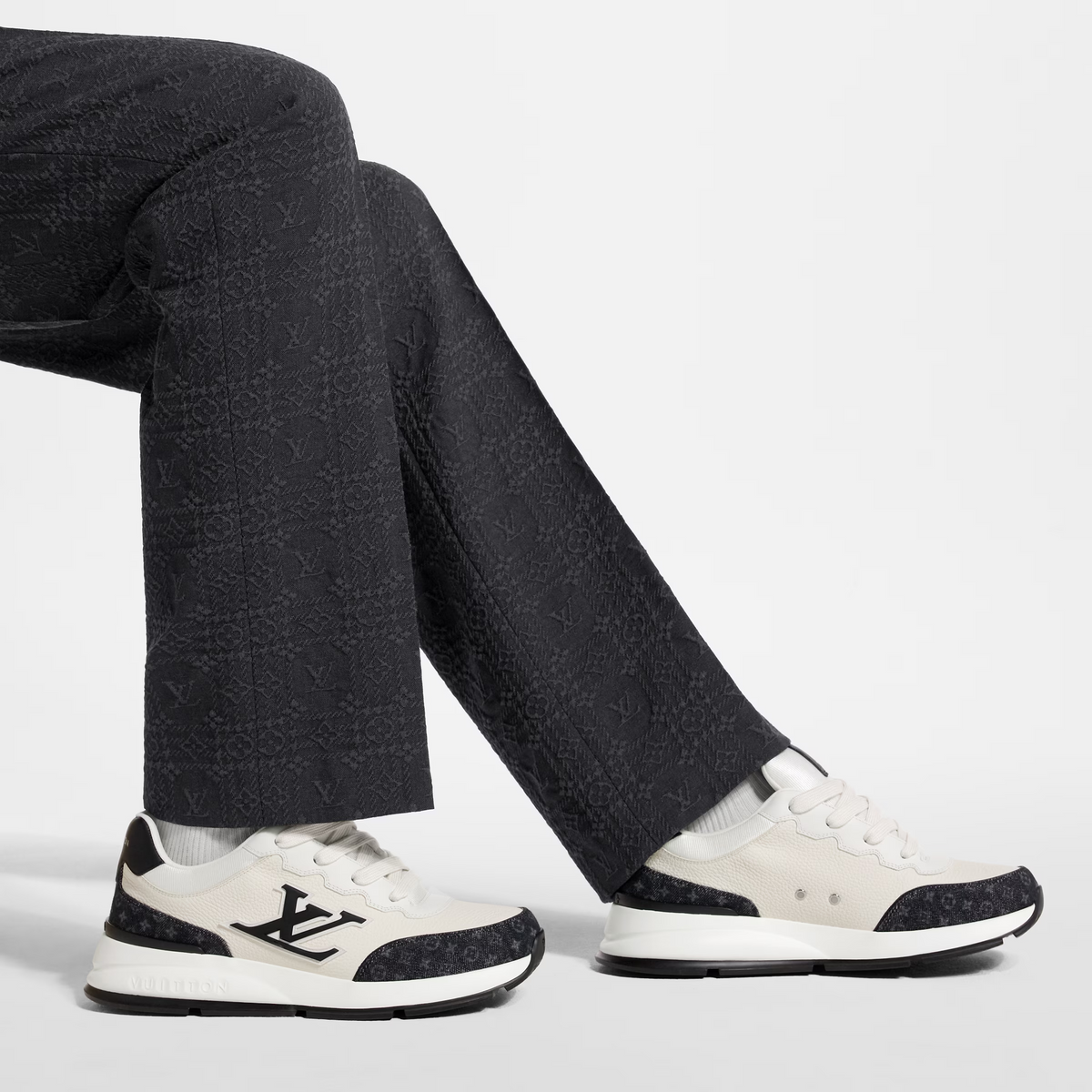 LV Classic Sneaker Black White