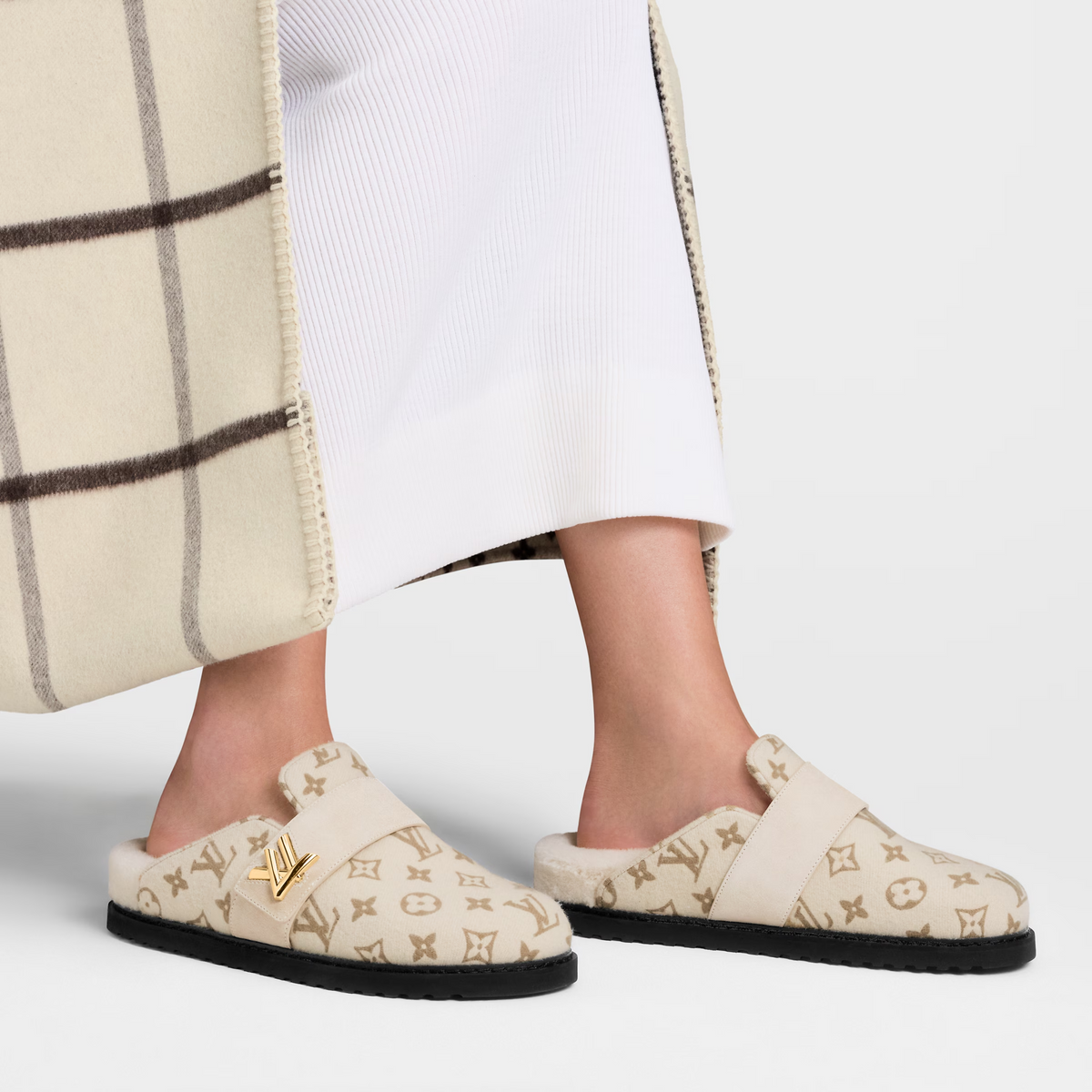 LV Cosy Flat Comfort Closed Mule Beige