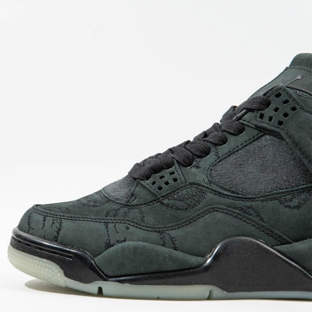 Nike Air Jordan 4 Retro "Kaws Black"
